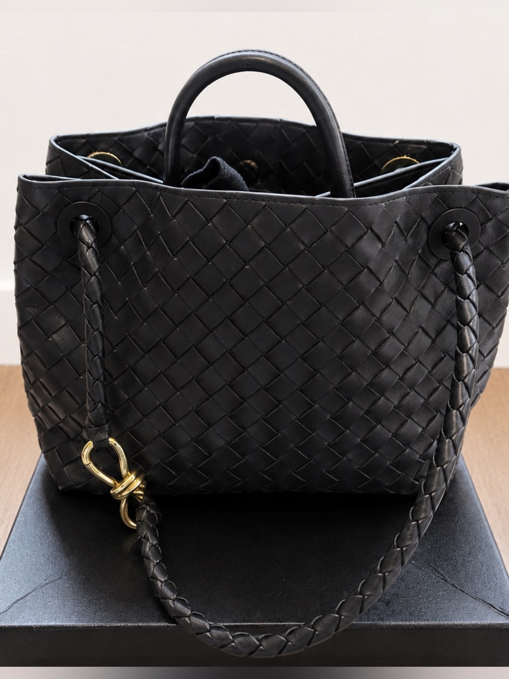Bottega Veneta Andiamo Medium Intrecciato Leather Tote